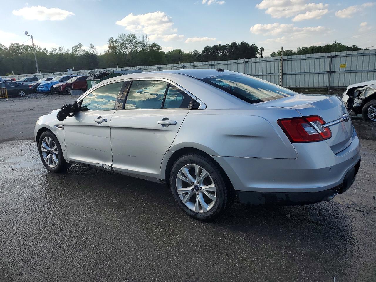 2012 FORD TAURUS SEL photo 2