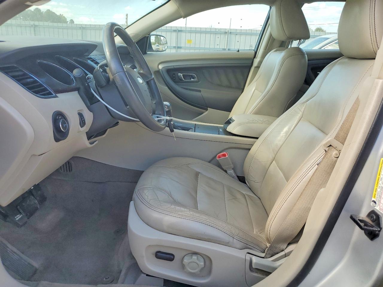 2012 FORD TAURUS SEL photo 7