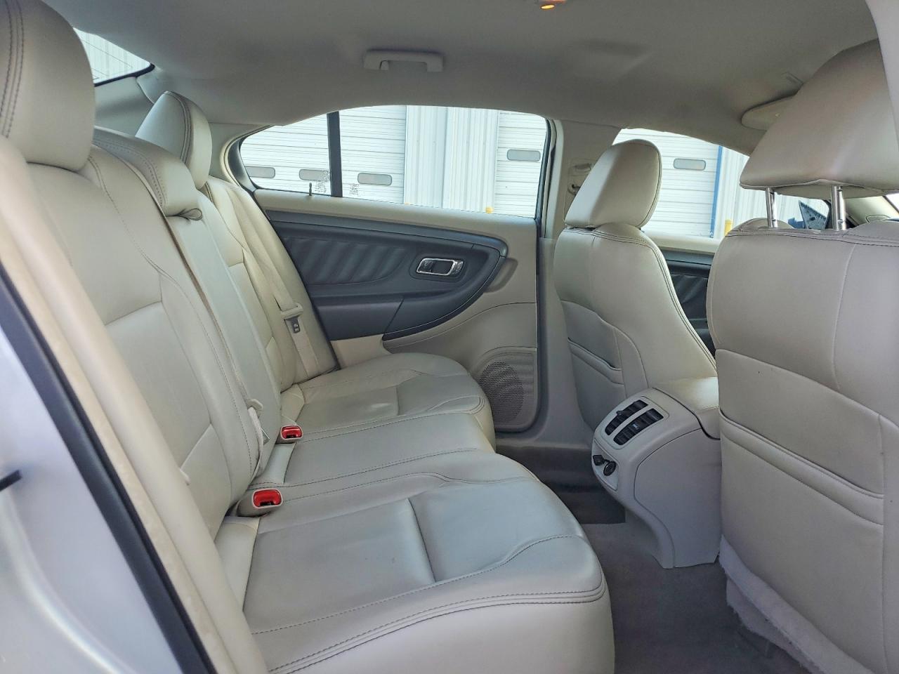 2012 FORD TAURUS SEL photo 10