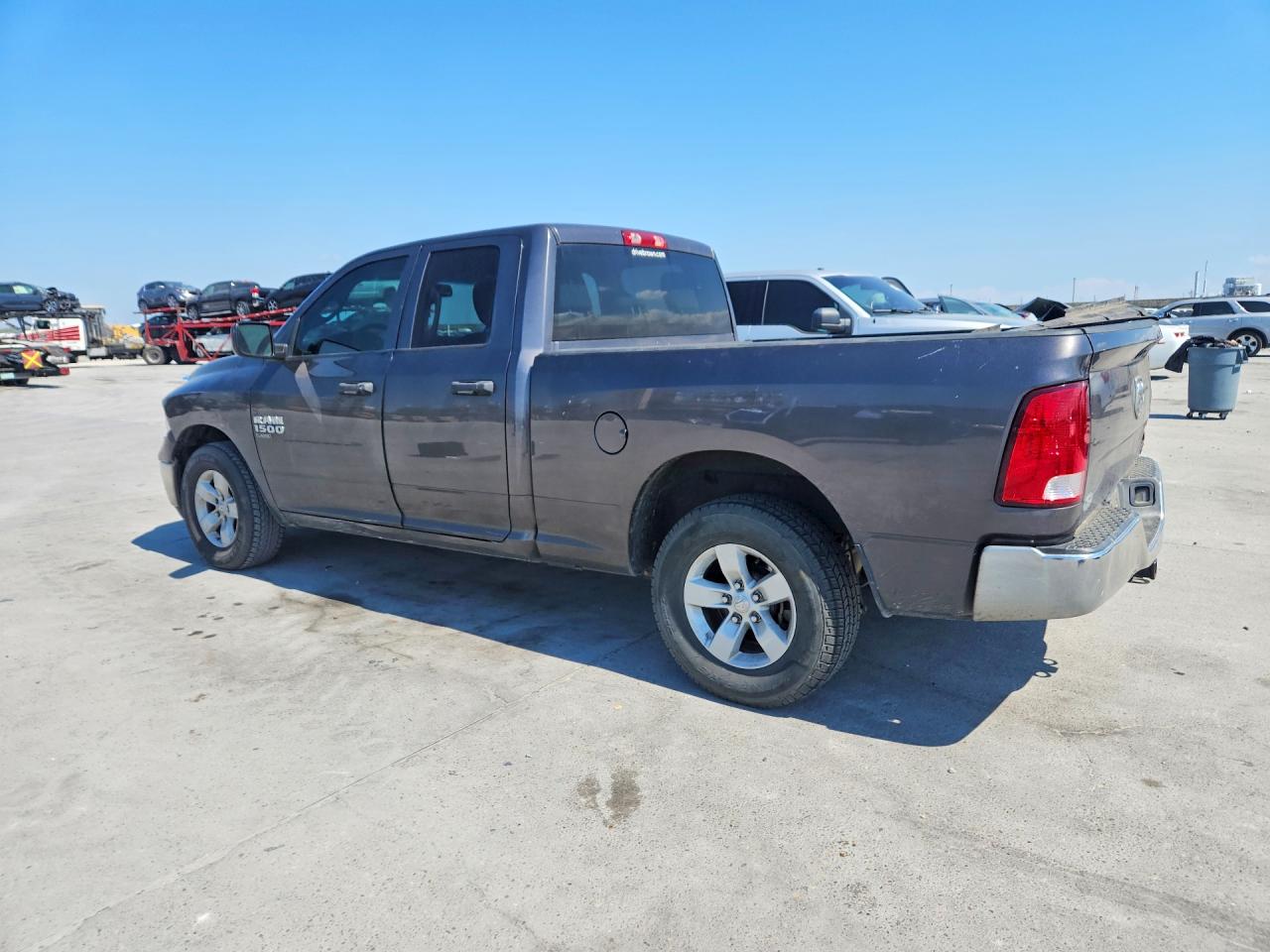 2019 RAM 1500 CLASSIC TRADESMAN photo 2