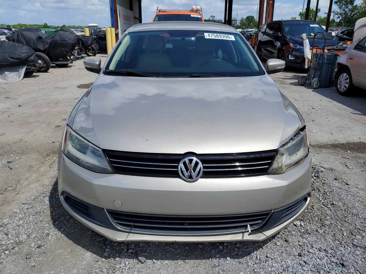 2013 VOLKSWAGEN JETTA SE photo 9