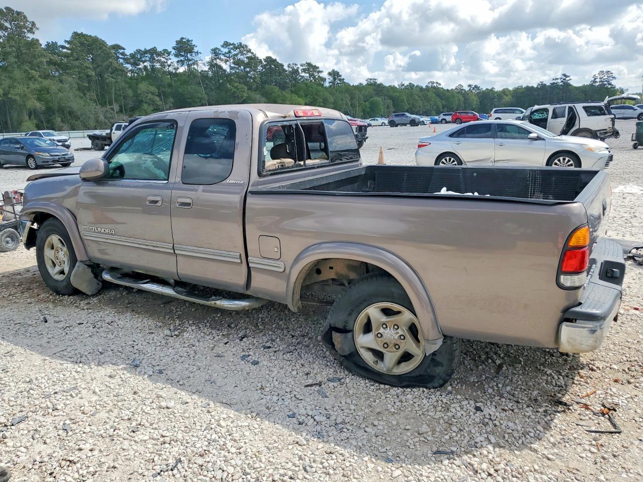 2000 TOYOTA TUNDRA photo 3