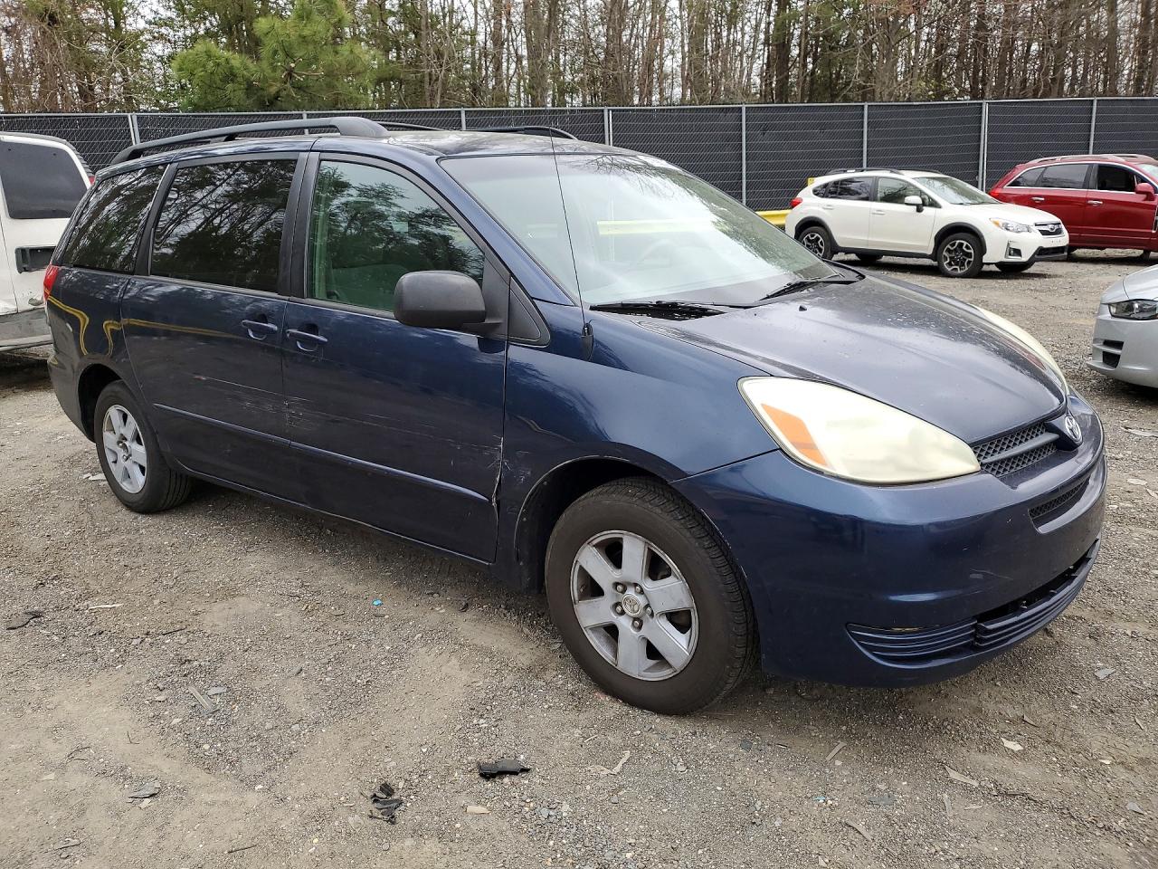 2004 TOYOTA SIENNA LE 7 PASSENGER photo 4