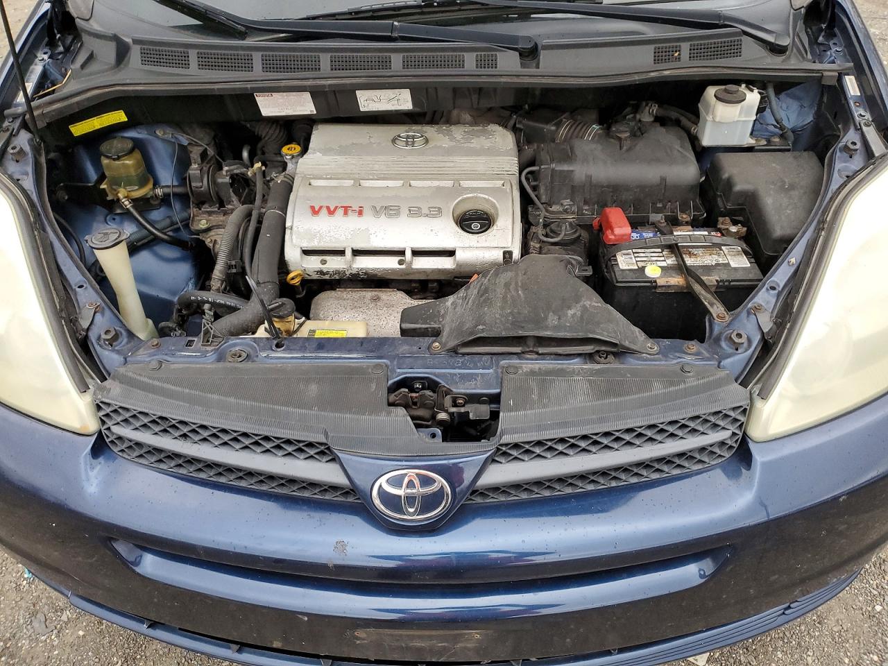 2004 TOYOTA SIENNA LE 7 PASSENGER photo 12