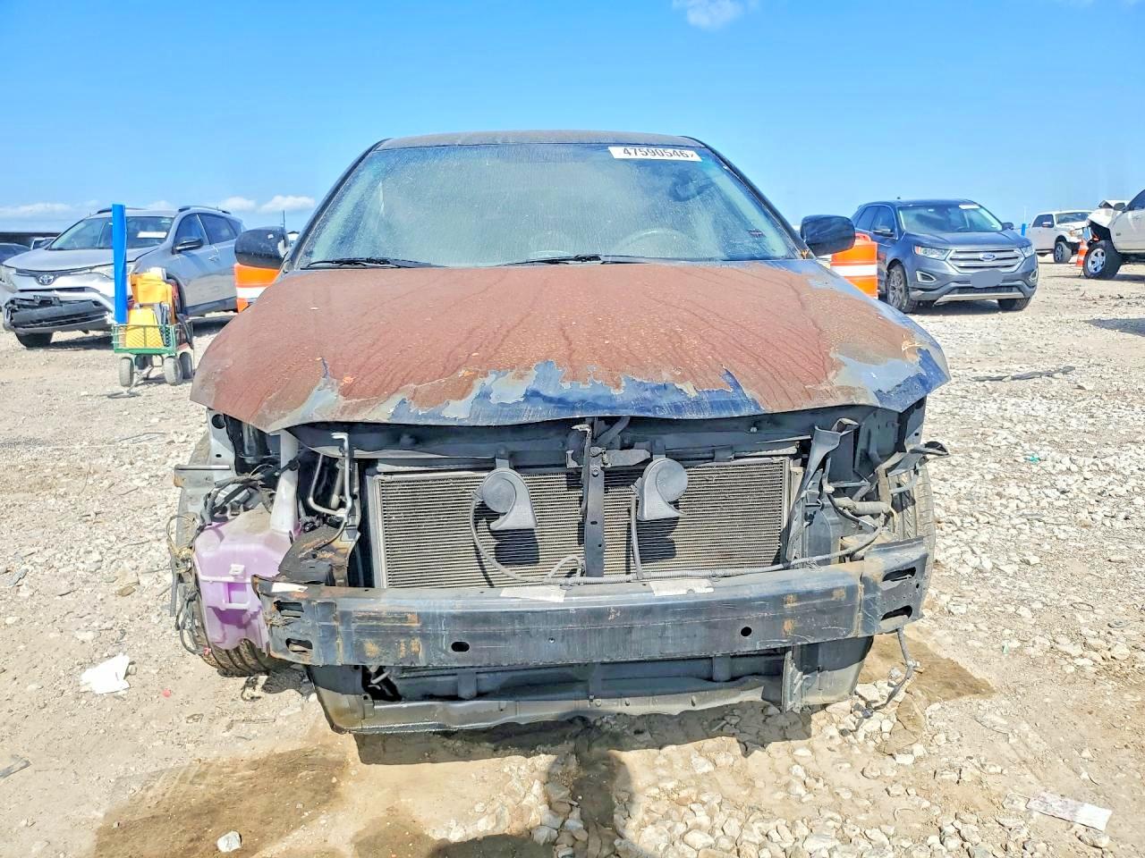 2011 TOYOTA CAMRY LE photo 5