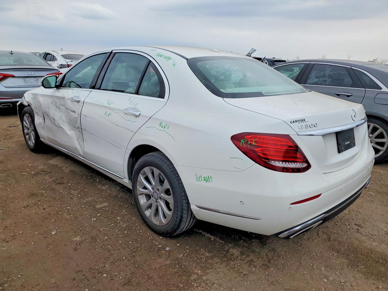 2017 MERCEDES-BENZ E 300 4MATIC photo 2