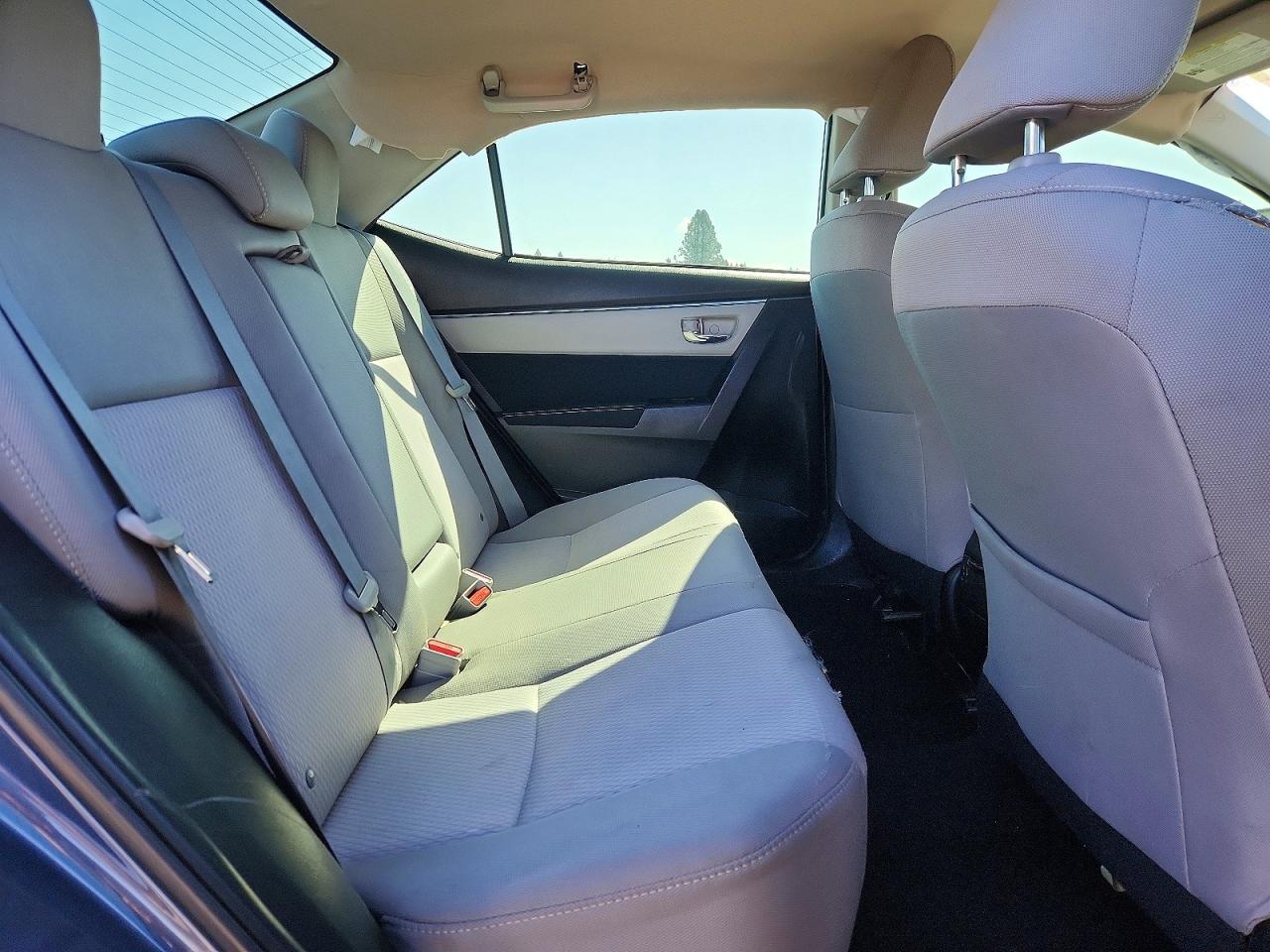 2015 TOYOTA COROLLA LE photo 10