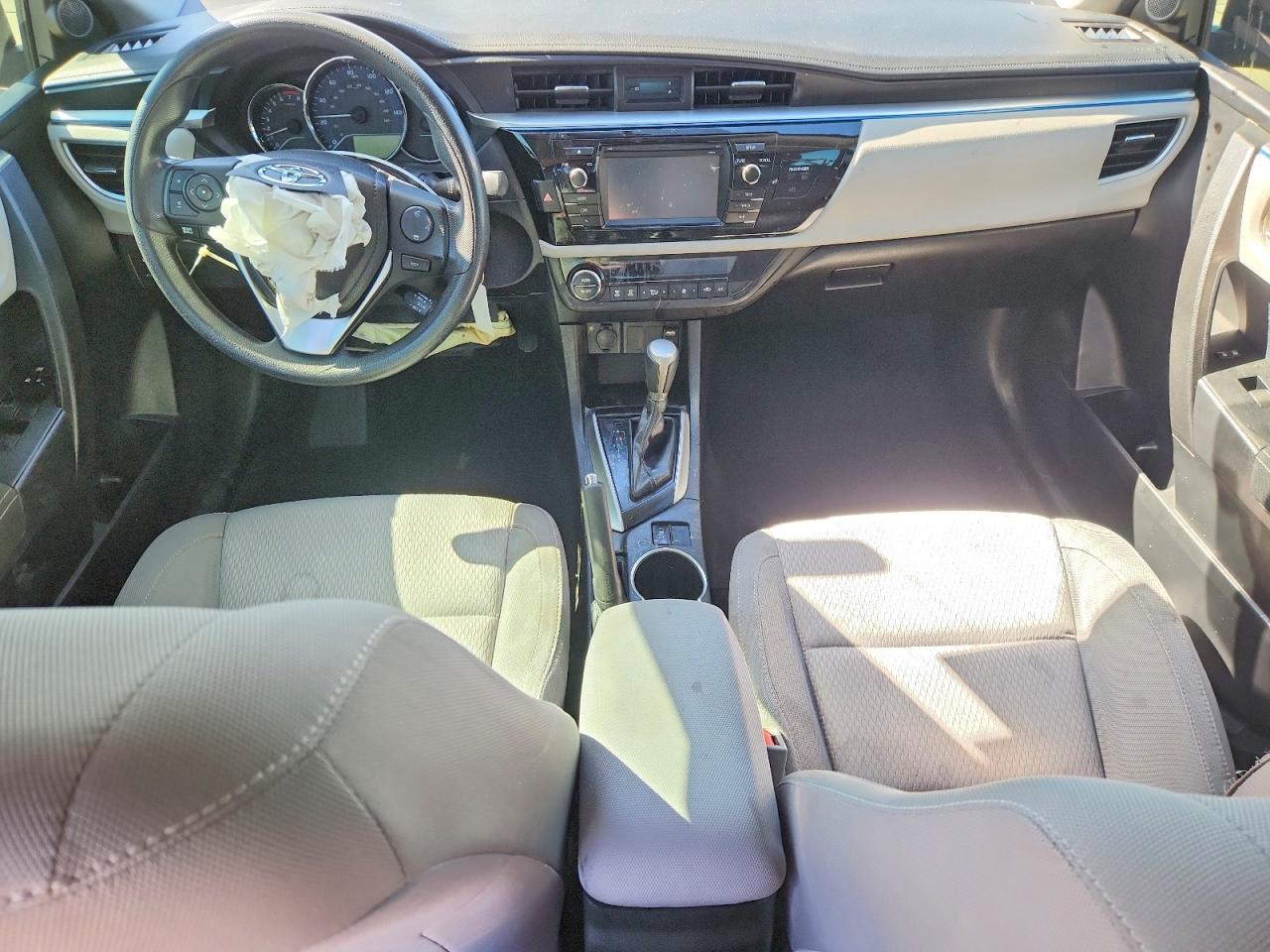 2015 TOYOTA COROLLA LE photo 8