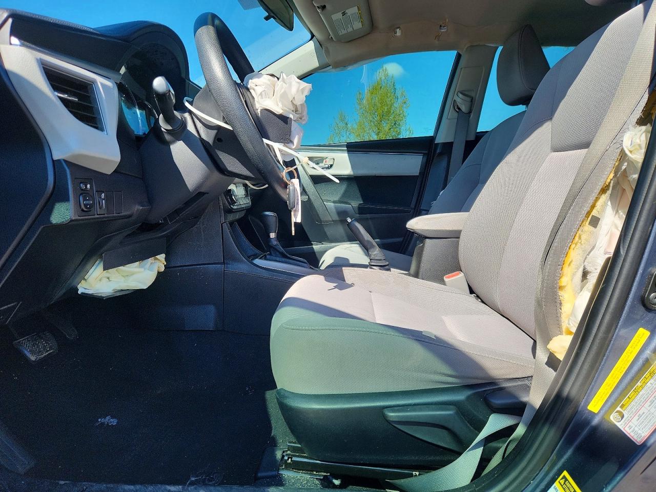 2015 TOYOTA COROLLA LE photo 7