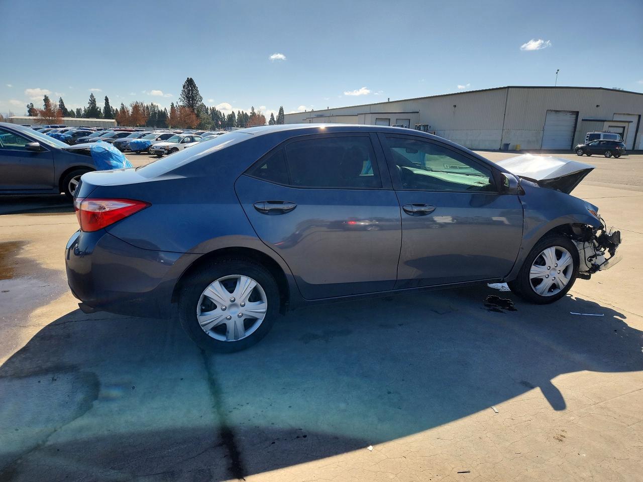 2015 TOYOTA COROLLA LE photo 3