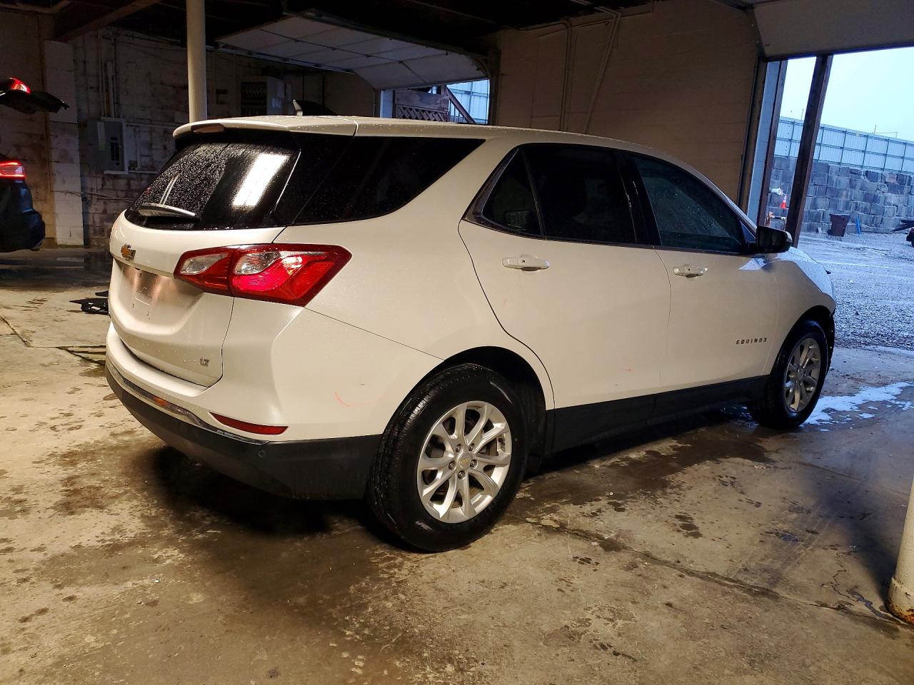 2018 CHEVROLET EQUINOX LT photo 5
