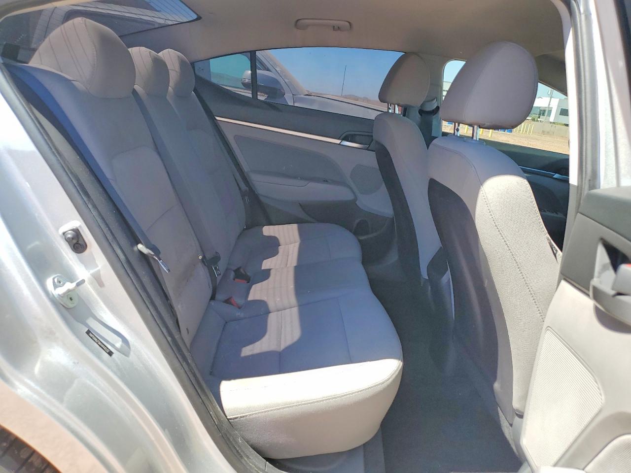 2019 HYUNDAI ELANTRA SEL photo 19