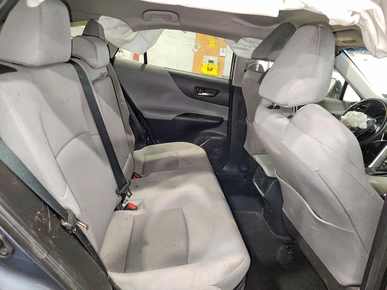 2022 TOYOTA VENZA LE photo 31