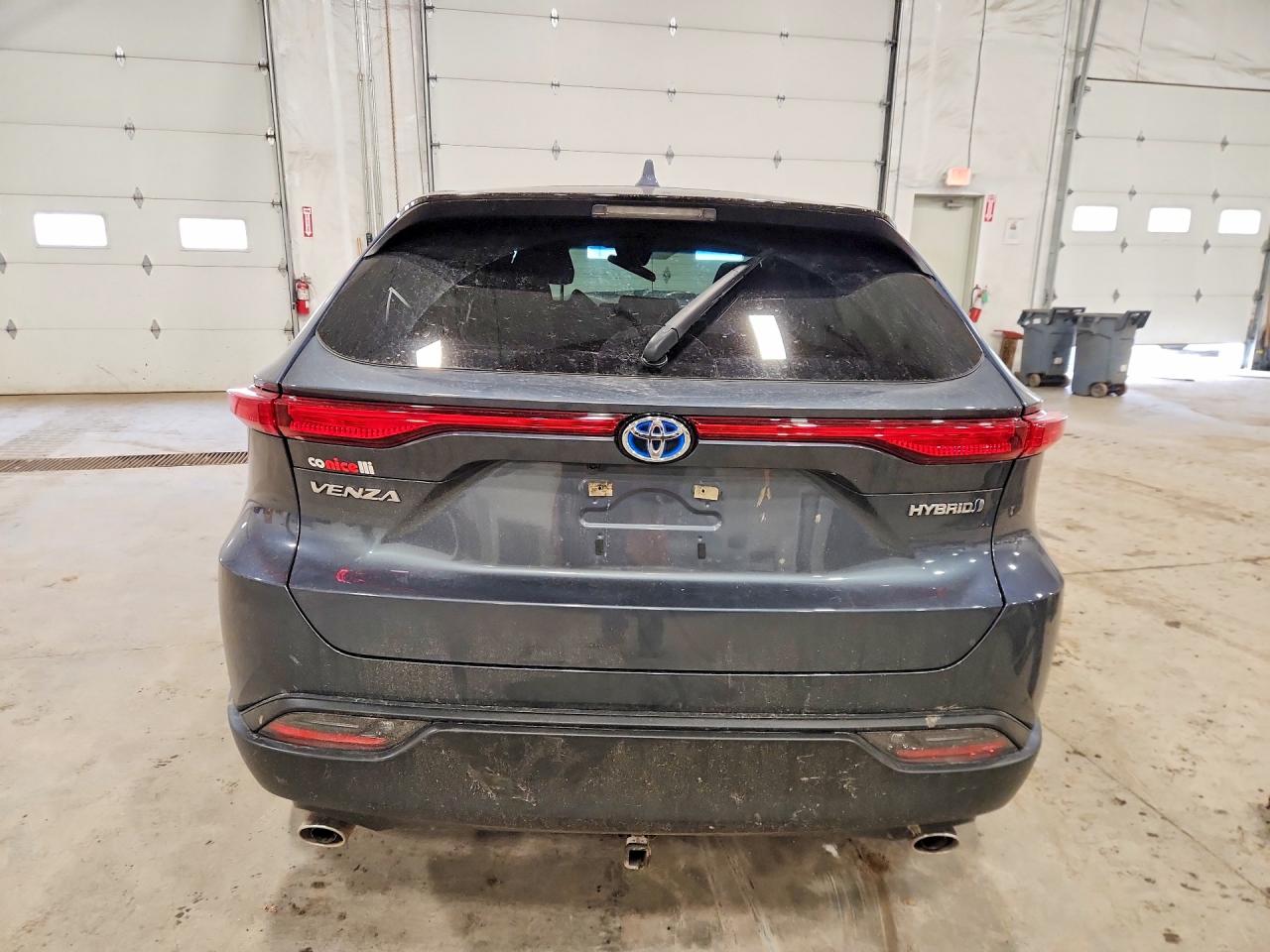 2022 TOYOTA VENZA LE photo 16