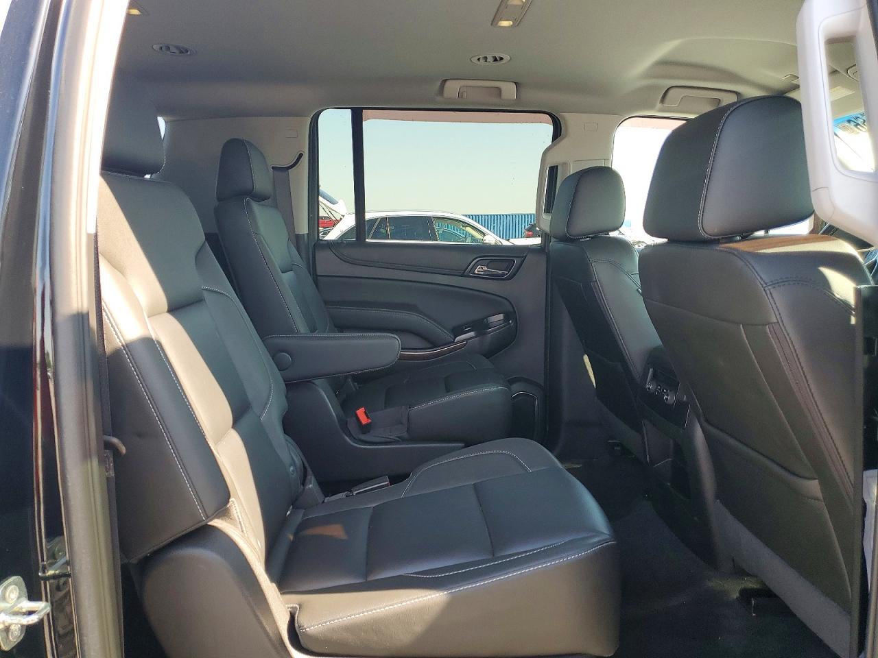 2018 CHEVROLET SUBURBAN K1500 LT photo 31