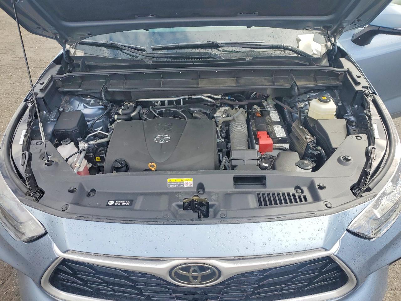 2022 TOYOTA HIGHLANDER XLE photo 21