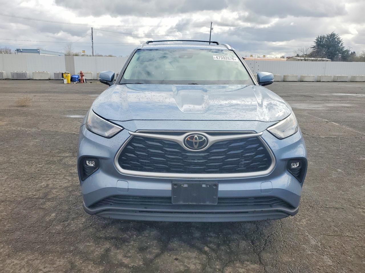 2022 TOYOTA HIGHLANDER XLE photo 9