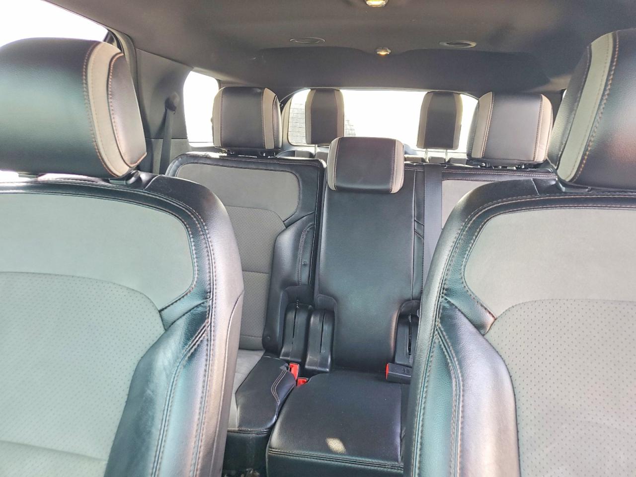 2017 FORD EXPLORER XLT photo 19