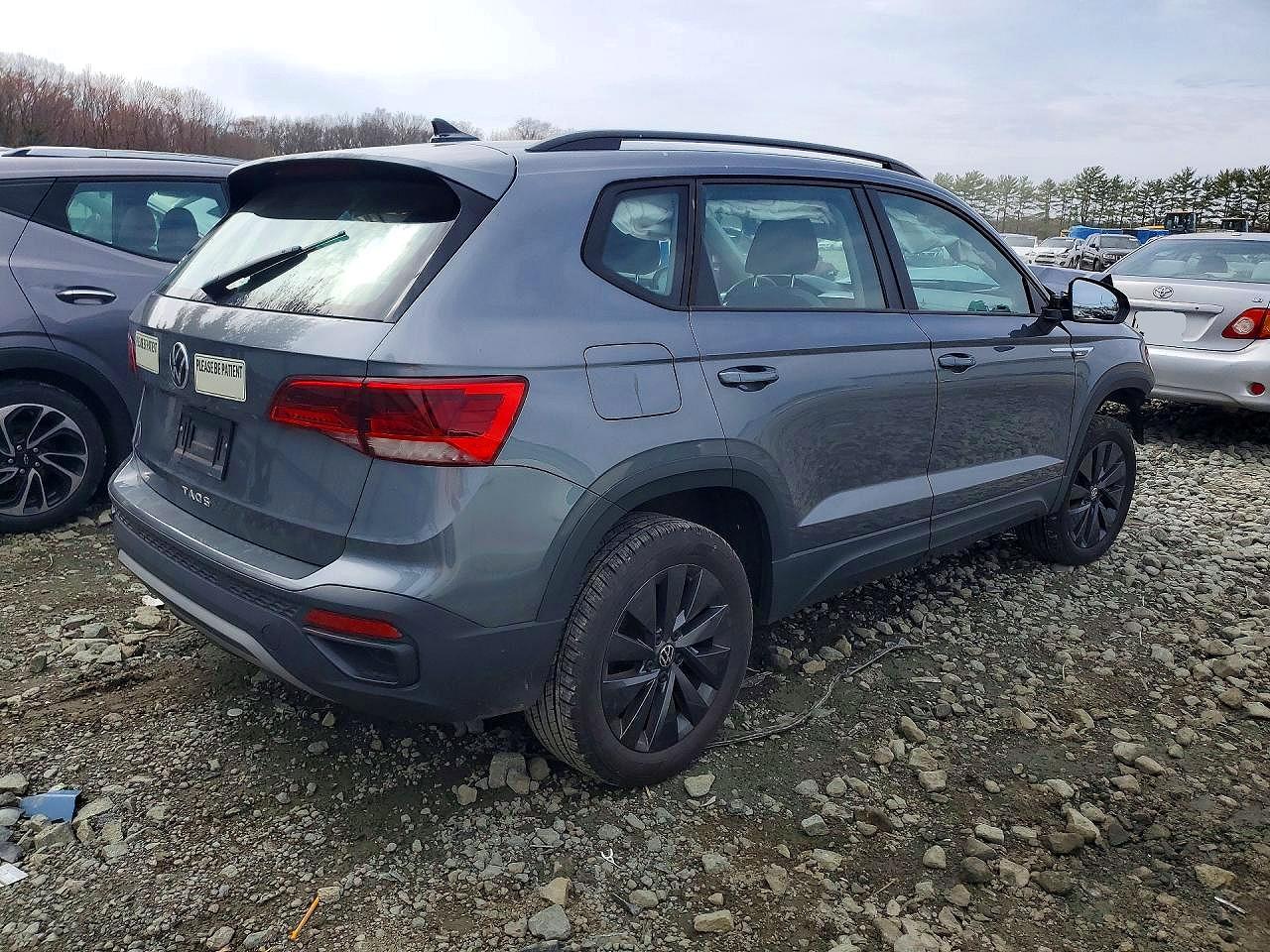 2024 VOLKSWAGEN TAOS S photo 5