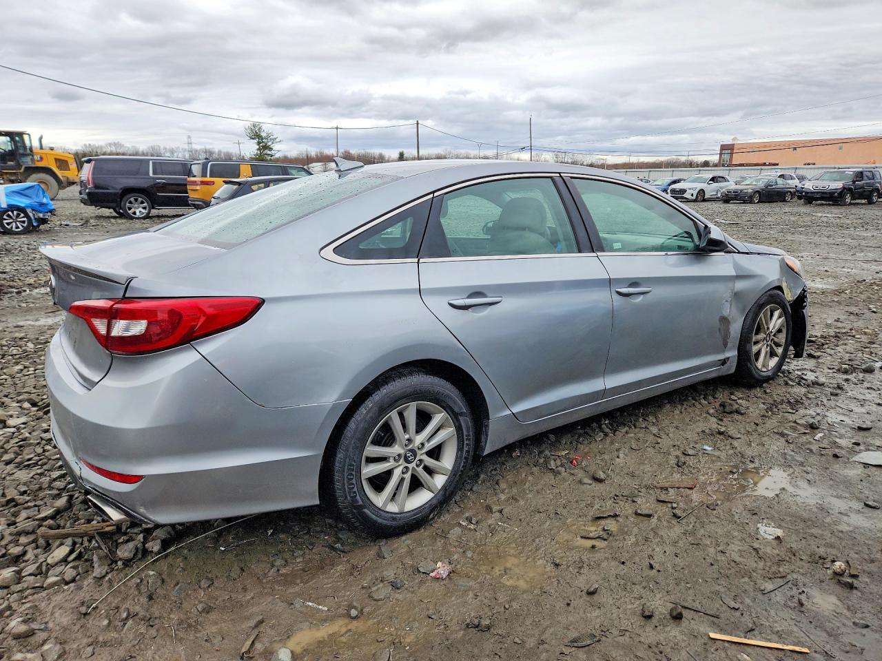 2015 HYUNDAI SONATA SE photo 5
