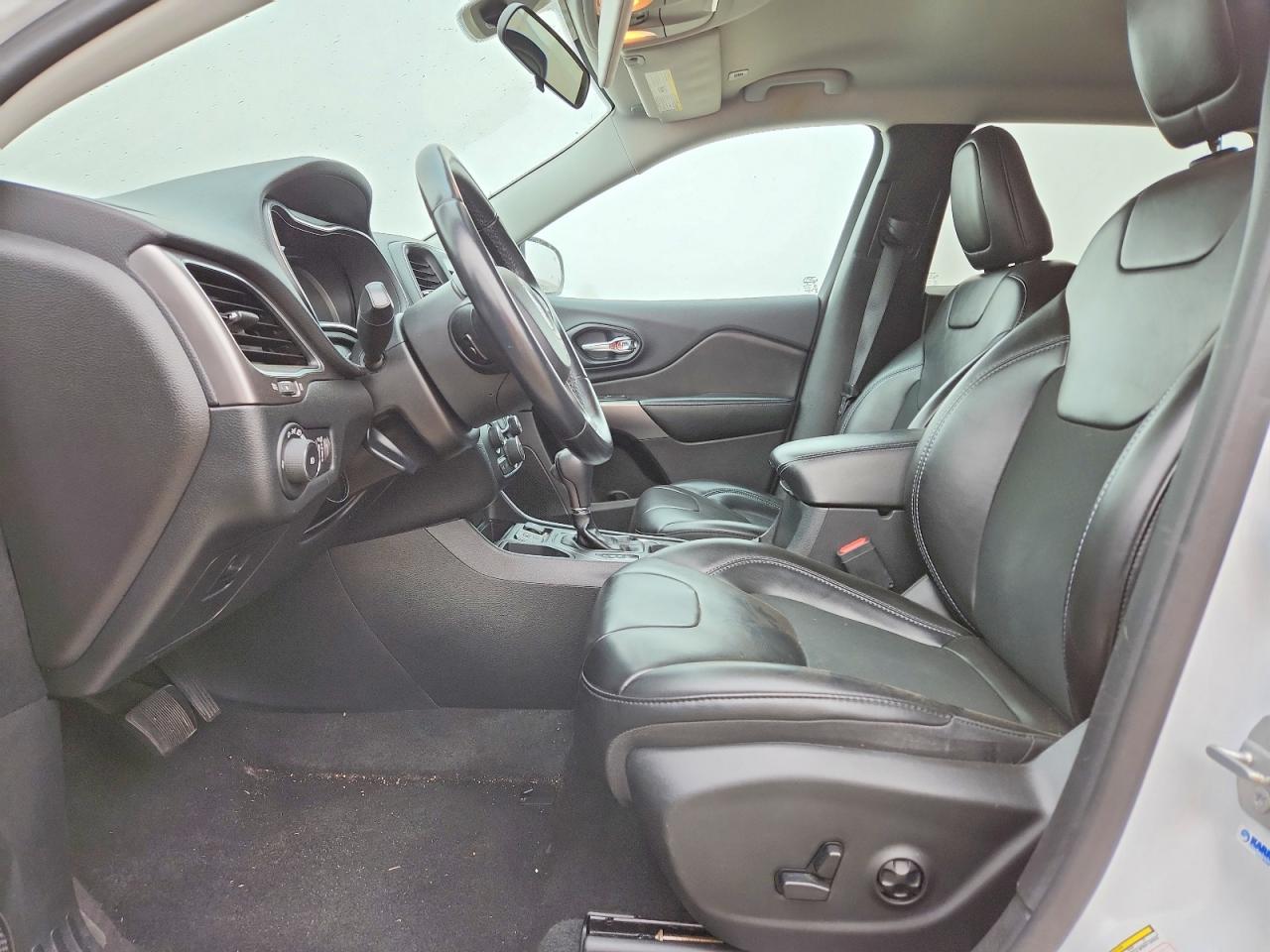 2019 JEEP CHEROKEE LATITUDE PLUS photo 19