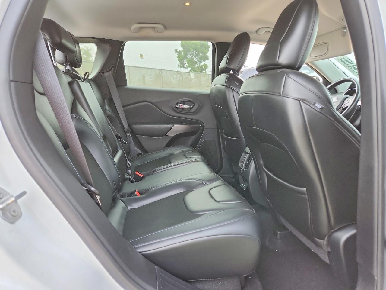 2019 JEEP CHEROKEE LATITUDE PLUS photo 31