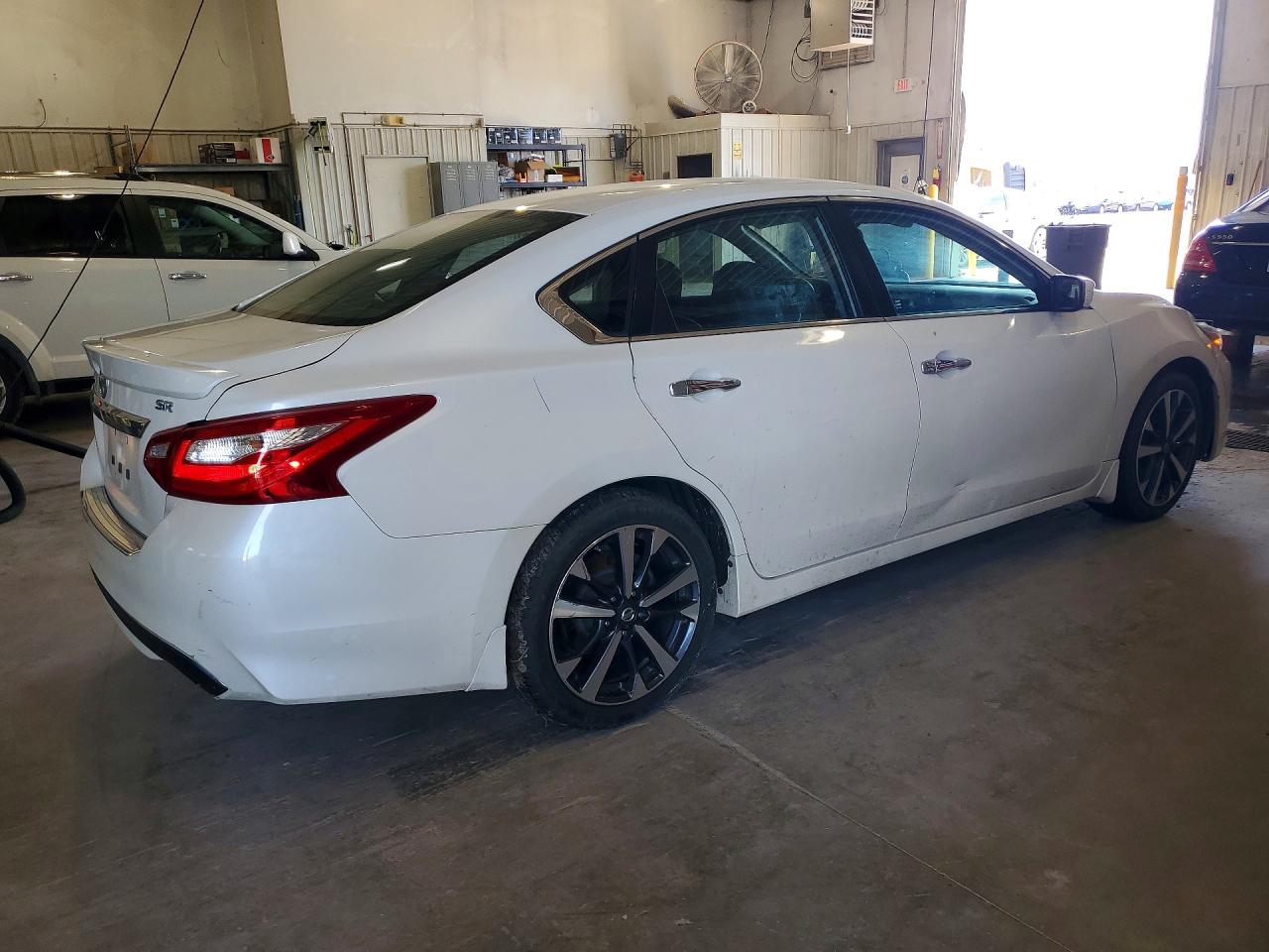2016 NISSAN ALTIMA 2.5 SR photo 5