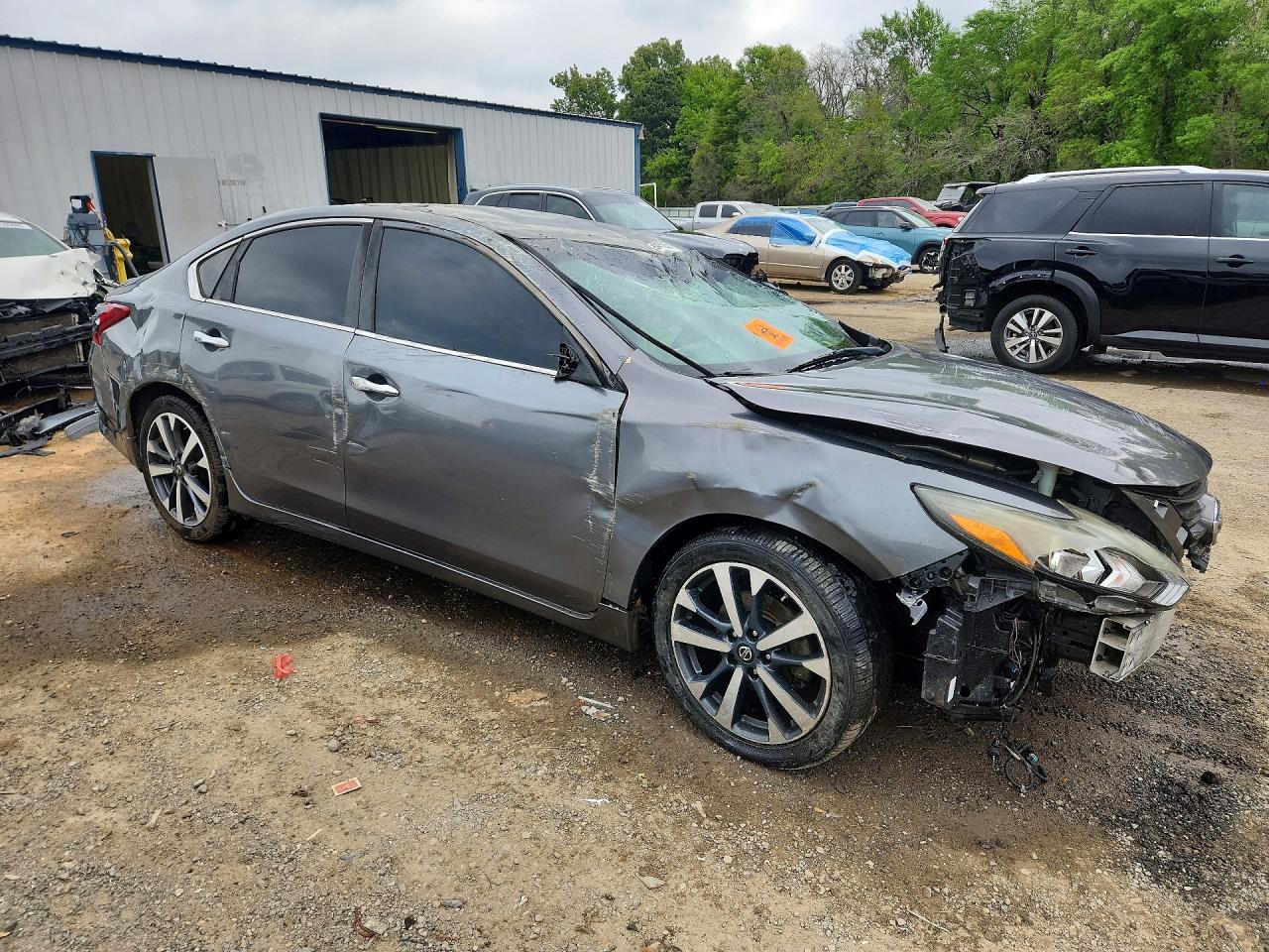 2017 NISSAN ALTIMA 2.5 SR photo 4