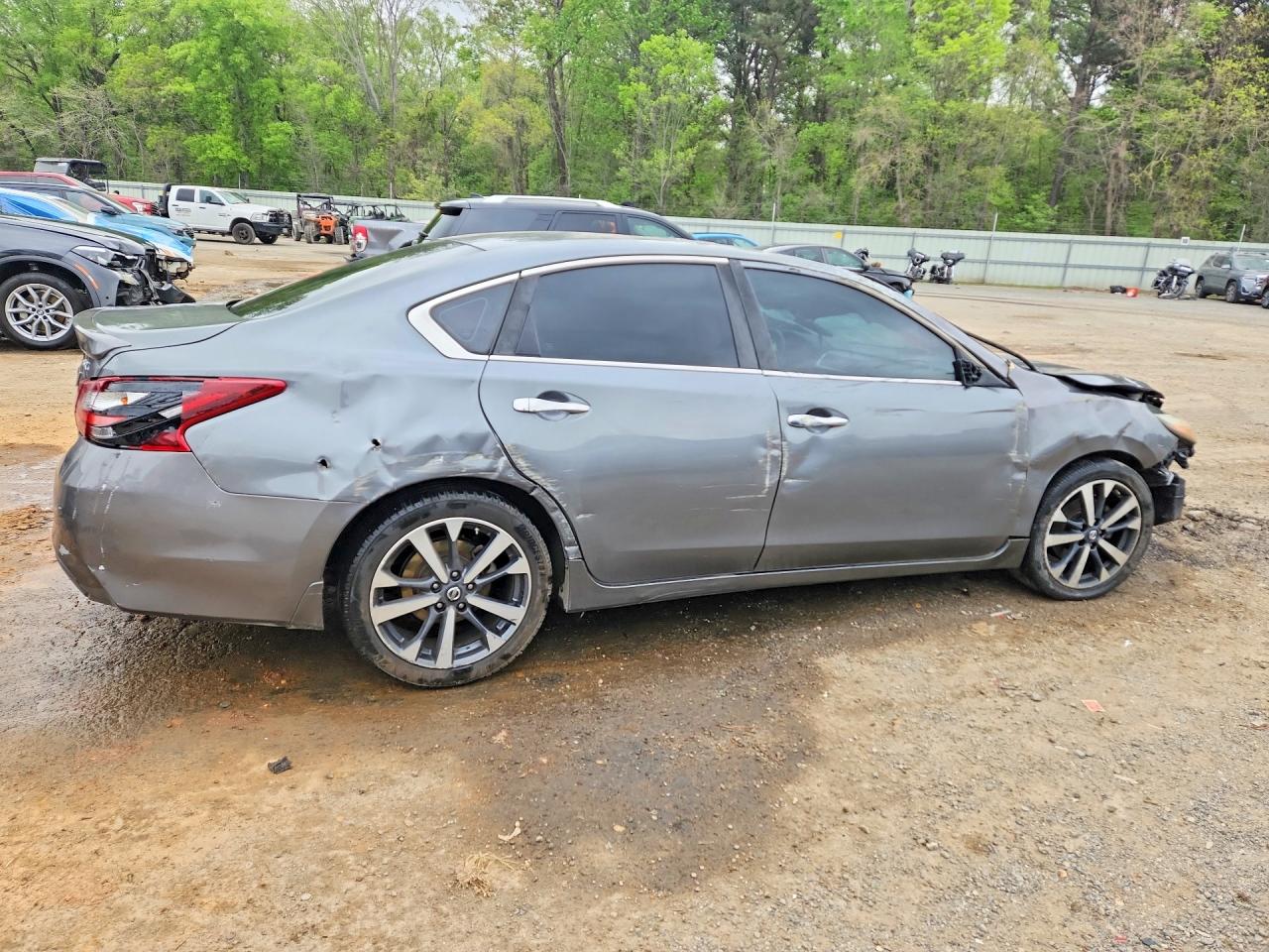 2017 NISSAN ALTIMA 2.5 SR photo 3