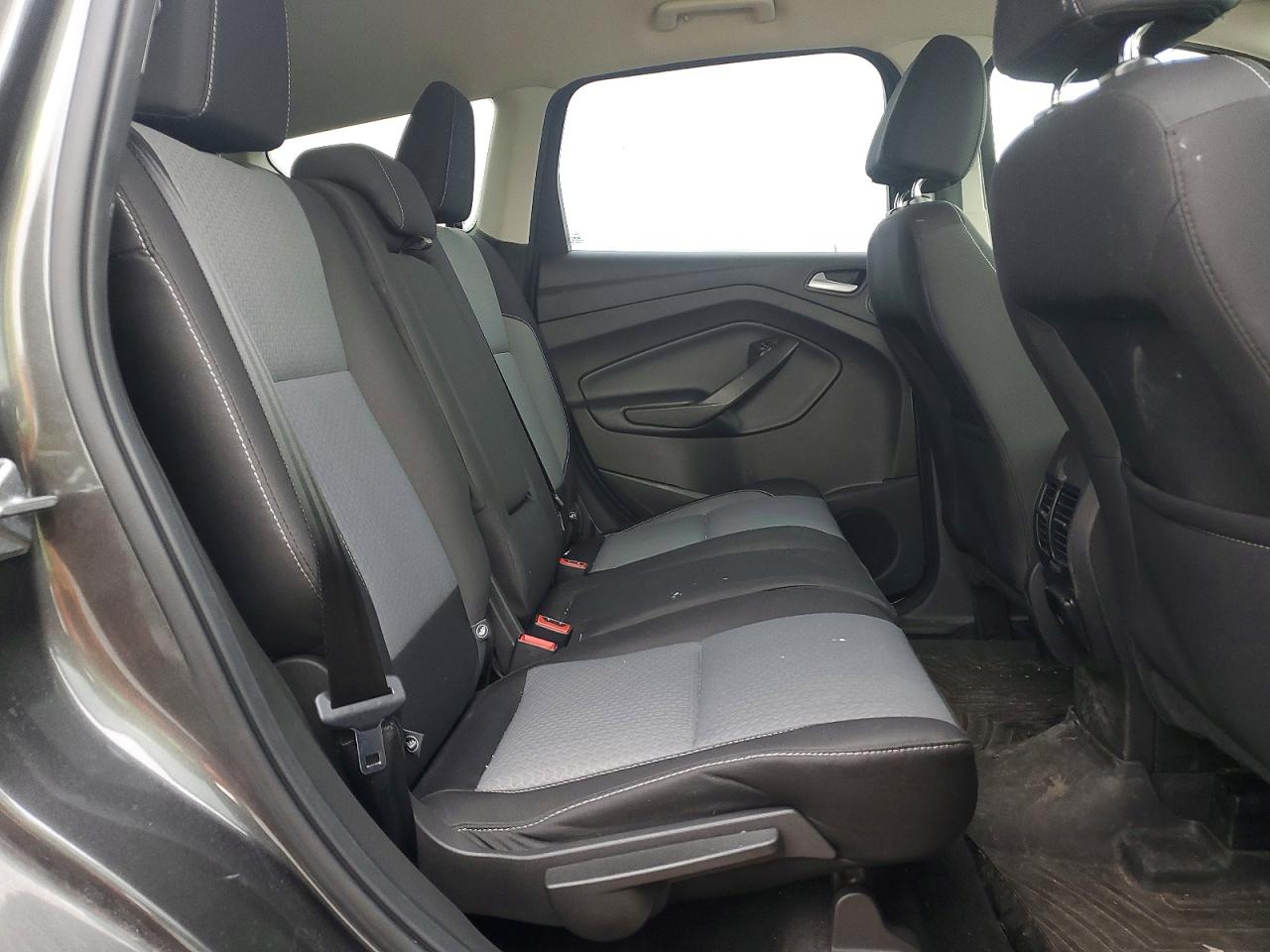 2017 FORD ESCAPE SE photo 21