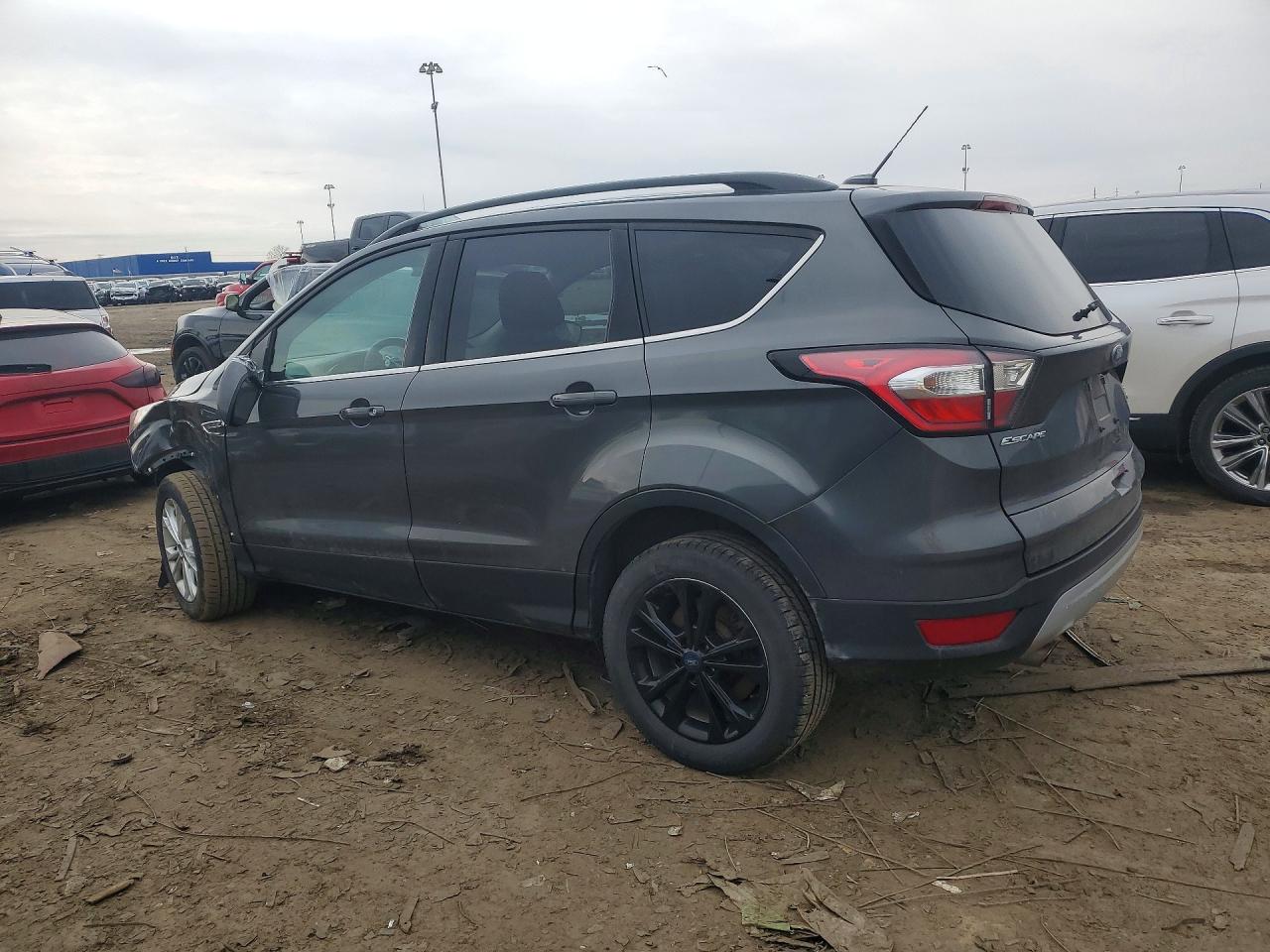 2017 FORD ESCAPE SE photo 3