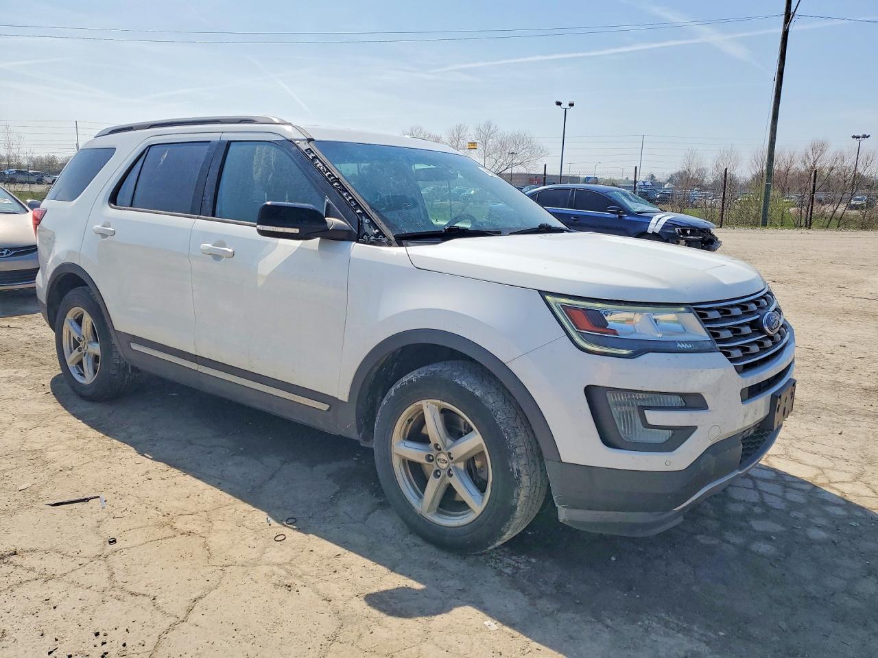 2017 FORD EXPLORER XLT photo 7
