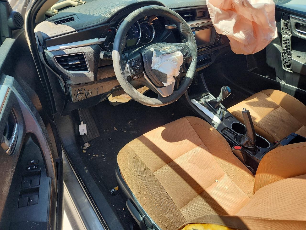 2015 TOYOTA COROLLA LE photo 22