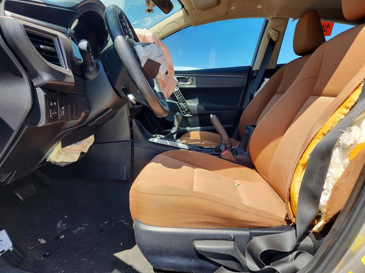 2015 TOYOTA COROLLA LE photo 19