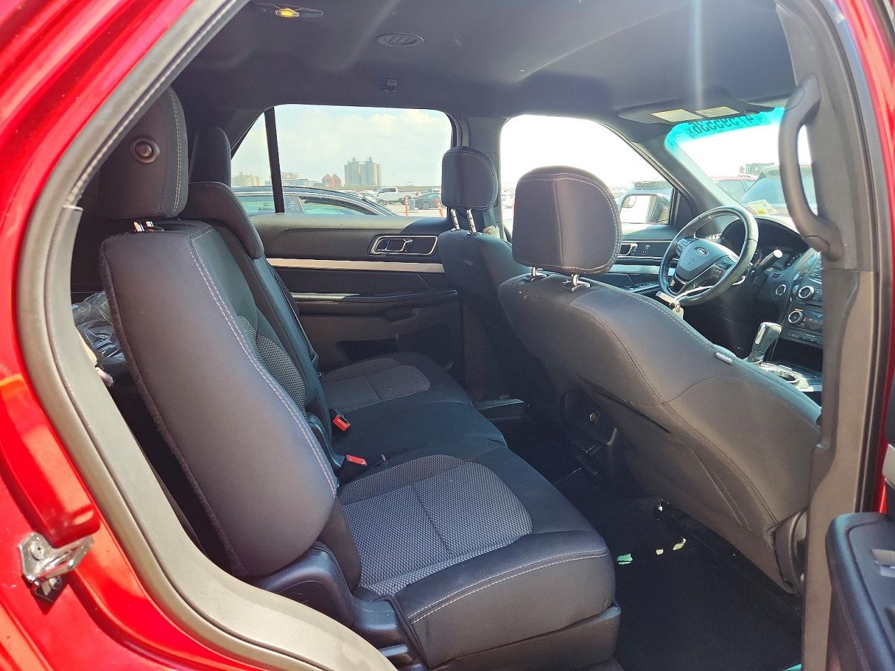 2017 FORD EXPLORER XLT photo 11