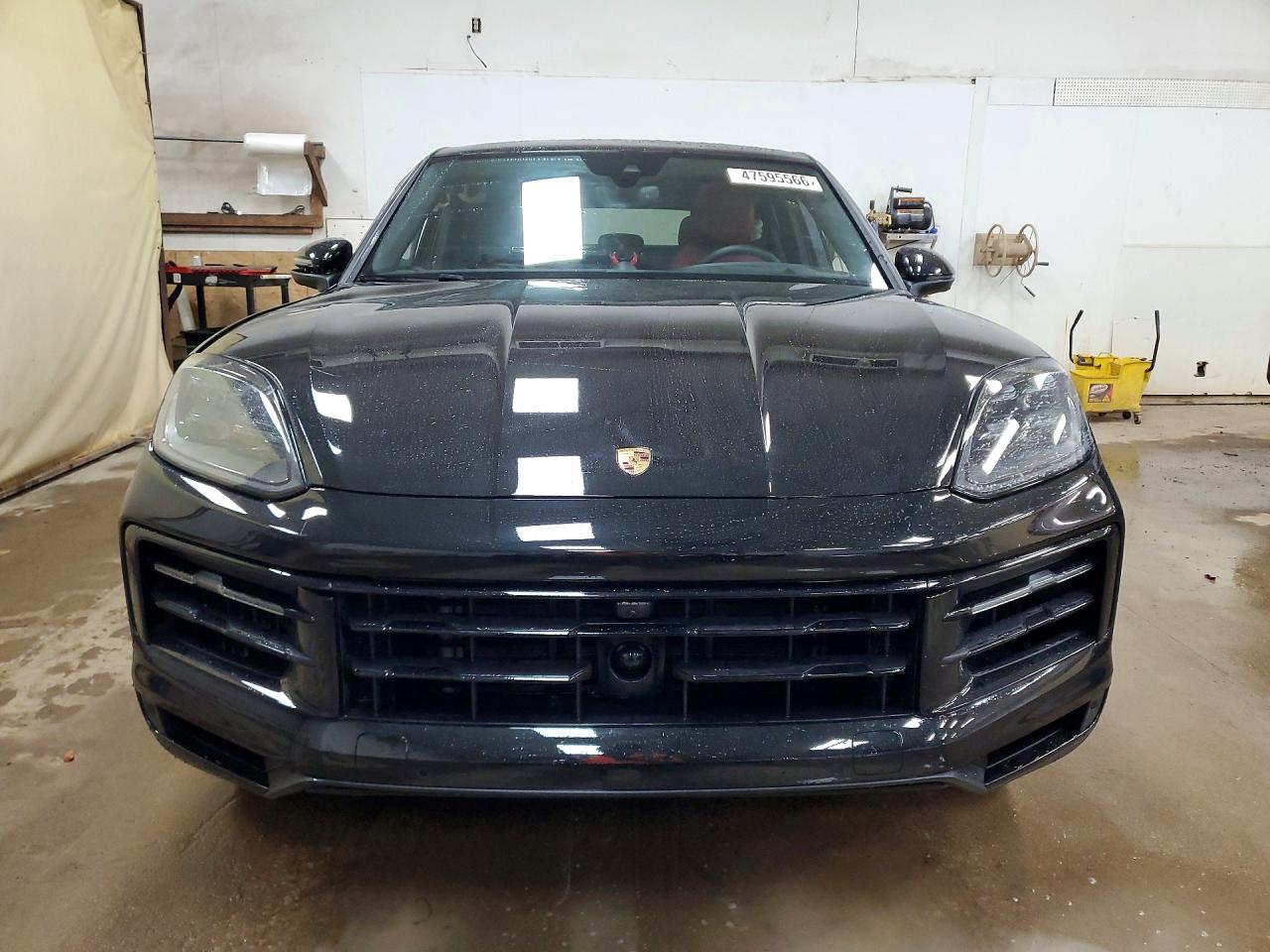 2025 PORSCHE CAYENNE COUPE photo 13