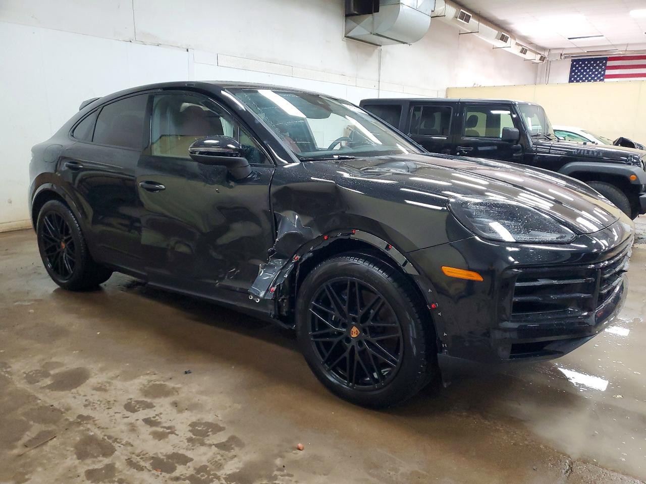 2025 PORSCHE CAYENNE COUPE photo 10
