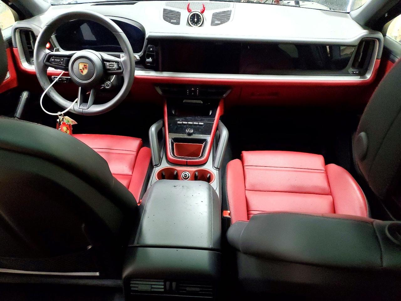 2025 PORSCHE CAYENNE COUPE photo 22