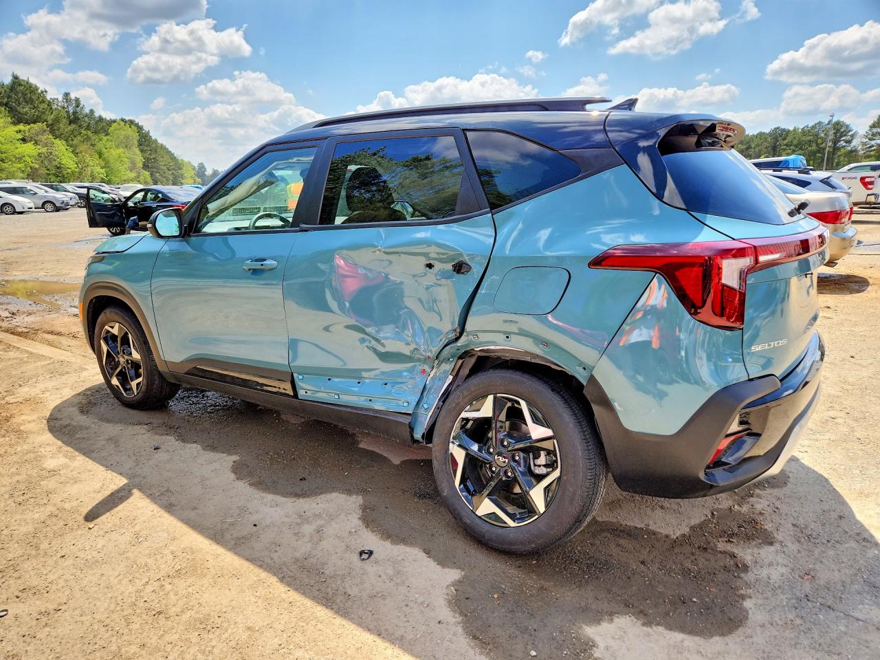 2025 KIA SELTOS S photo 3