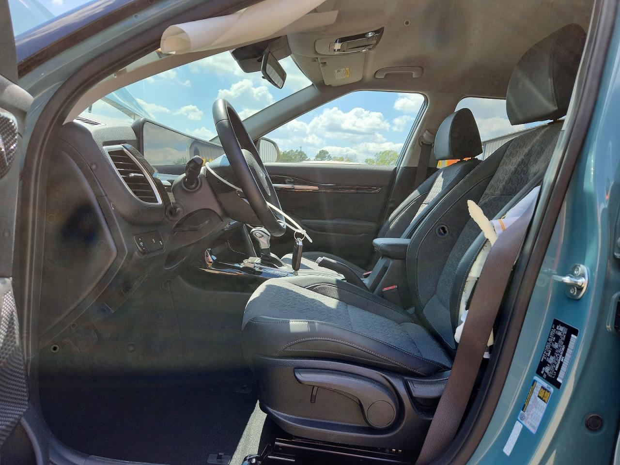 2025 KIA SELTOS S photo 13