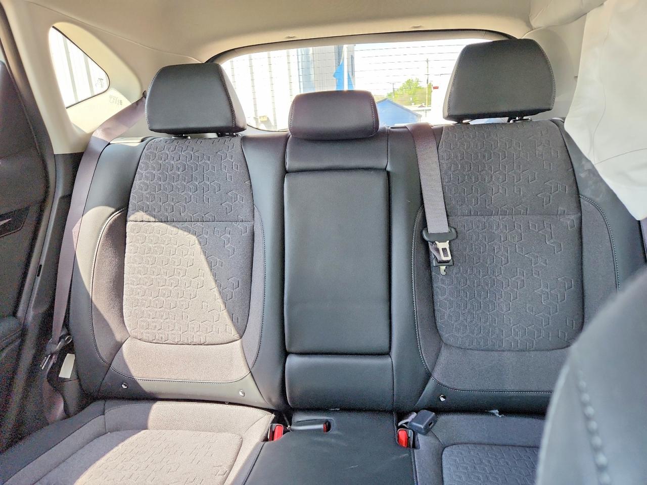 2025 KIA SELTOS S photo 19