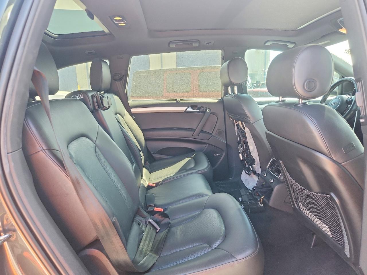 2015 AUDI Q7 photo 31