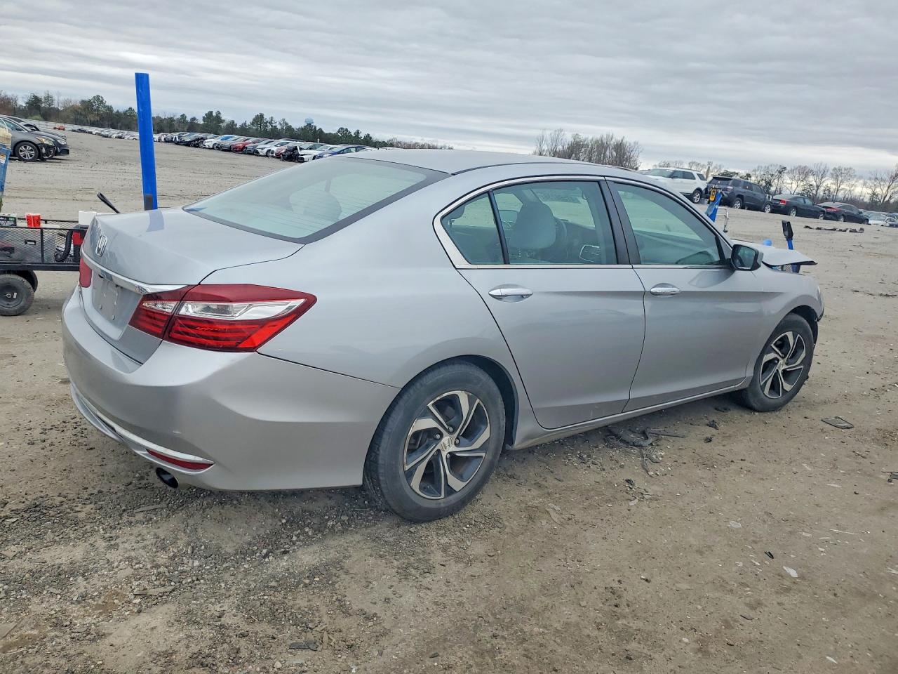 2017 HONDA ACCORD LX photo 5