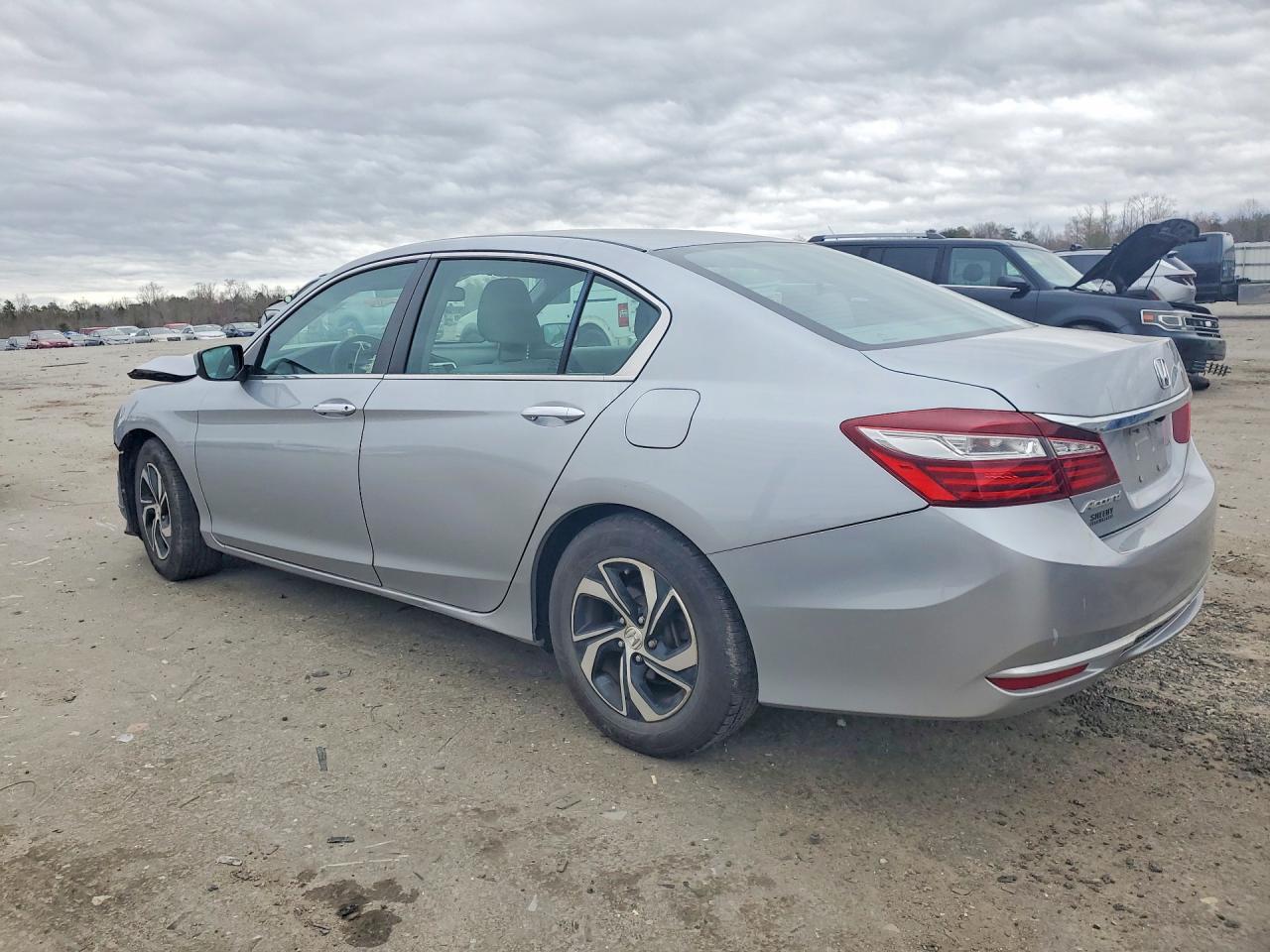 2017 HONDA ACCORD LX photo 3