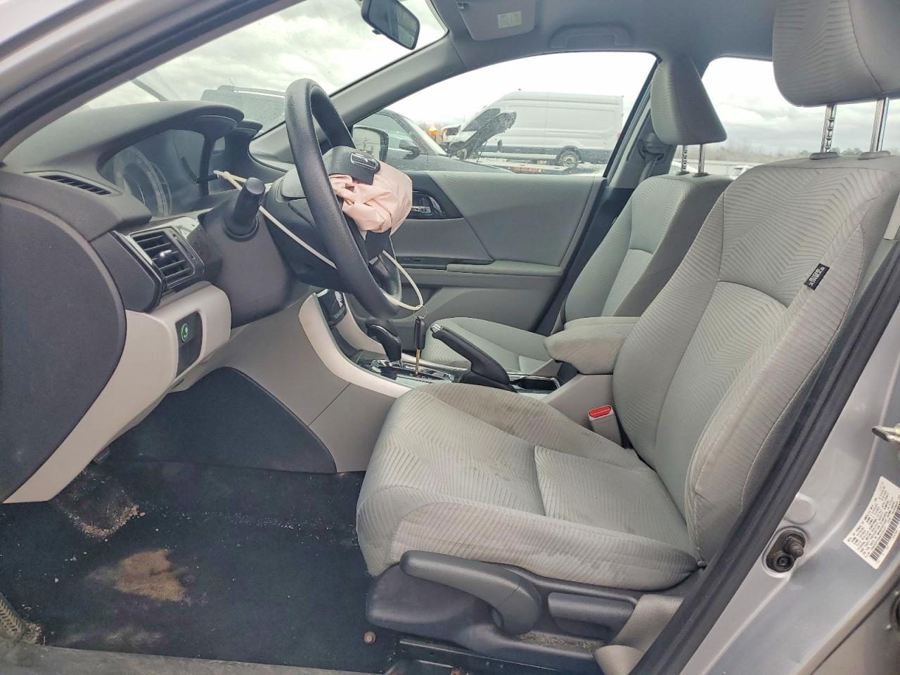 2017 HONDA ACCORD LX photo 13