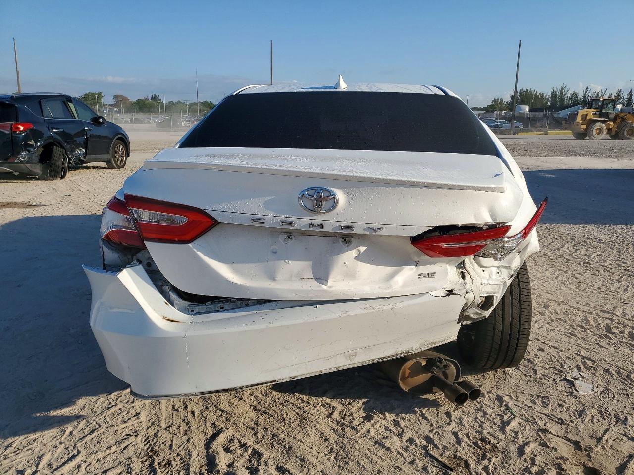 2020 TOYOTA CAMRY SE photo 6