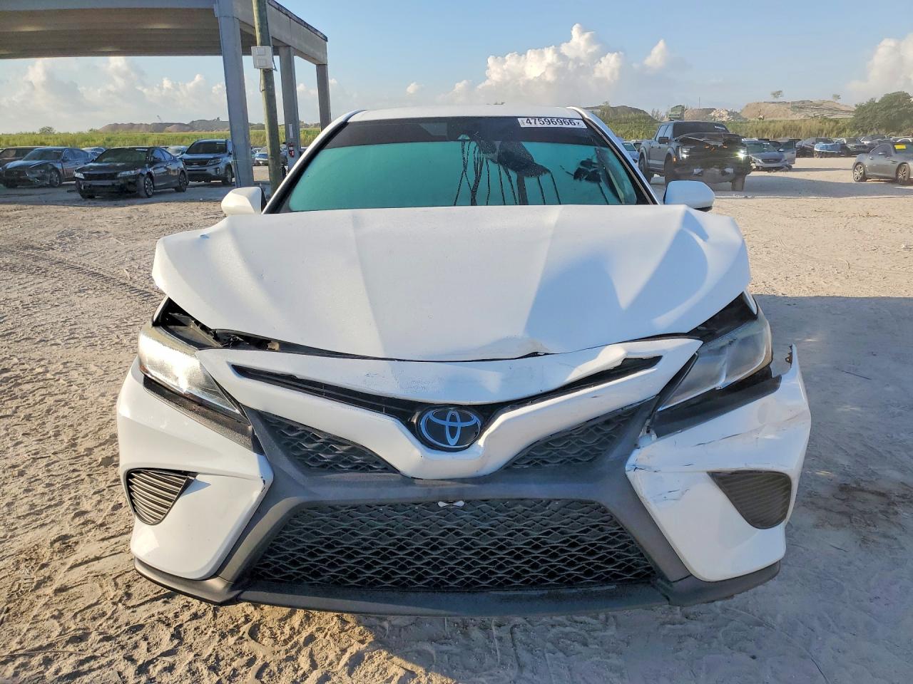 2020 TOYOTA CAMRY SE photo 5