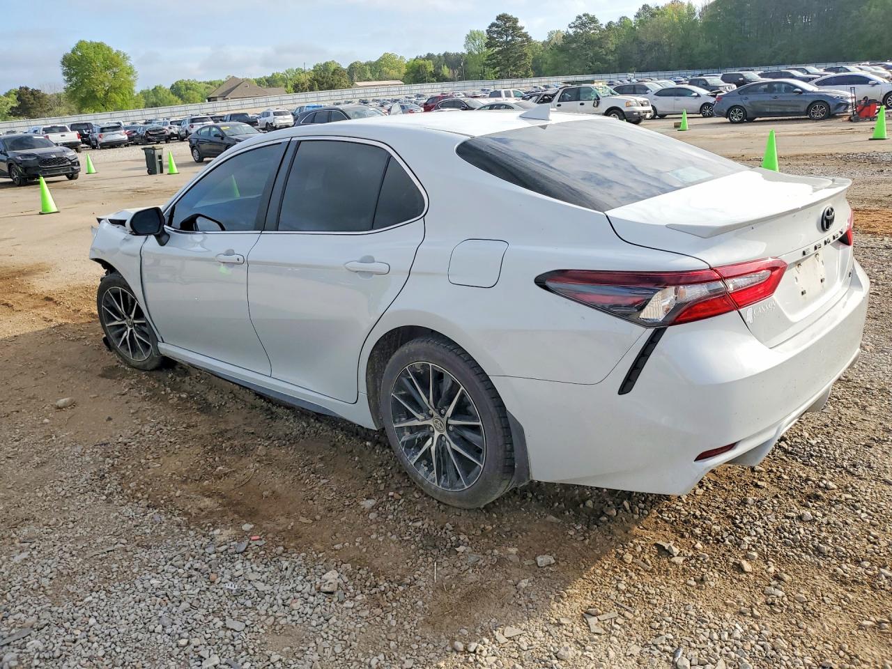 2024 TOYOTA CAMRY SE photo 4