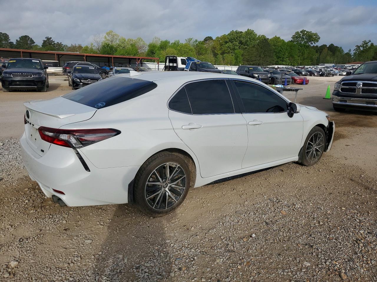 2024 TOYOTA CAMRY SE photo 7