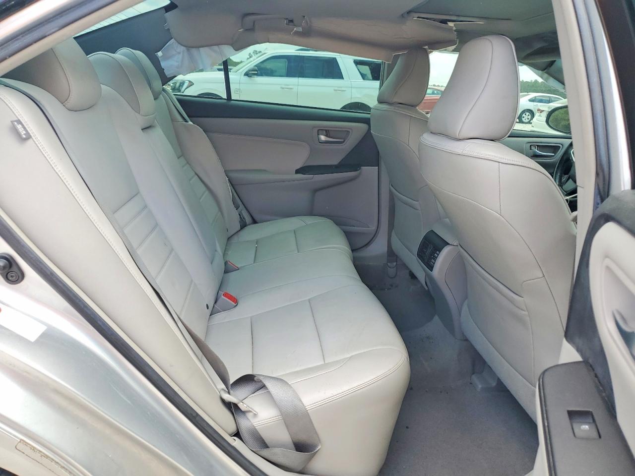 2016 TOYOTA CAMRY XLE photo 19